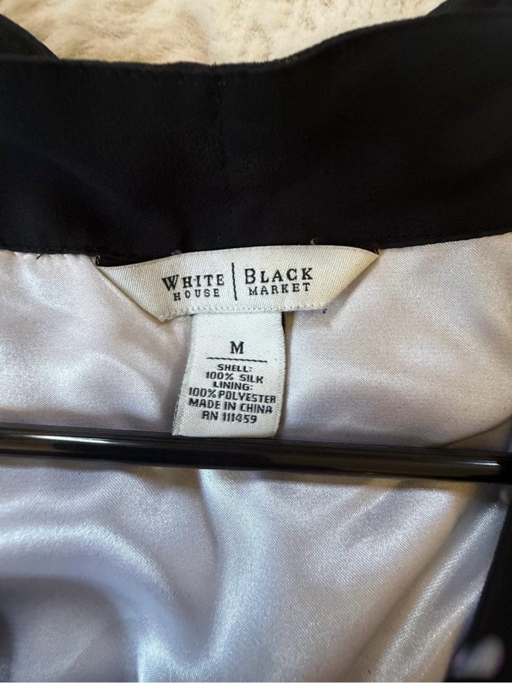 White & Black Floral V-Neck Sleeveless Top by White House Black Market - Picture 3 of 8